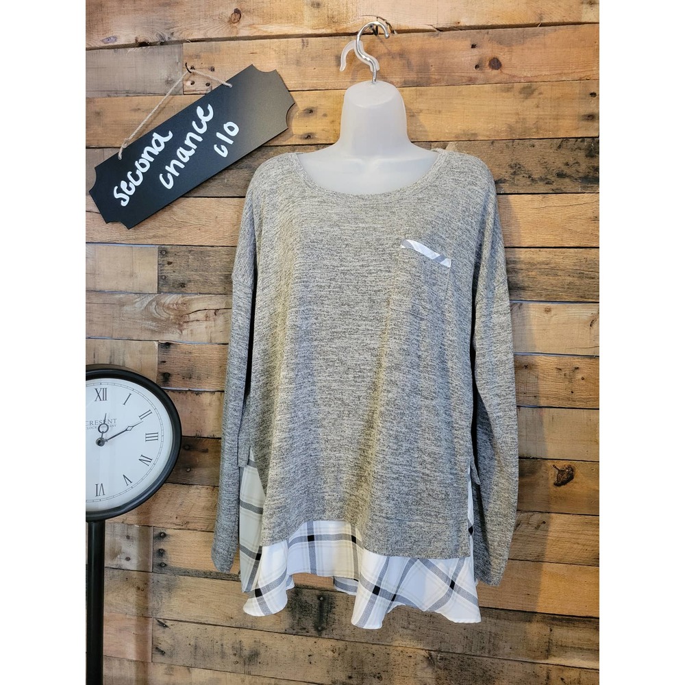 SALE-Hannah brand women's gray top with peek a boo plaid size Large